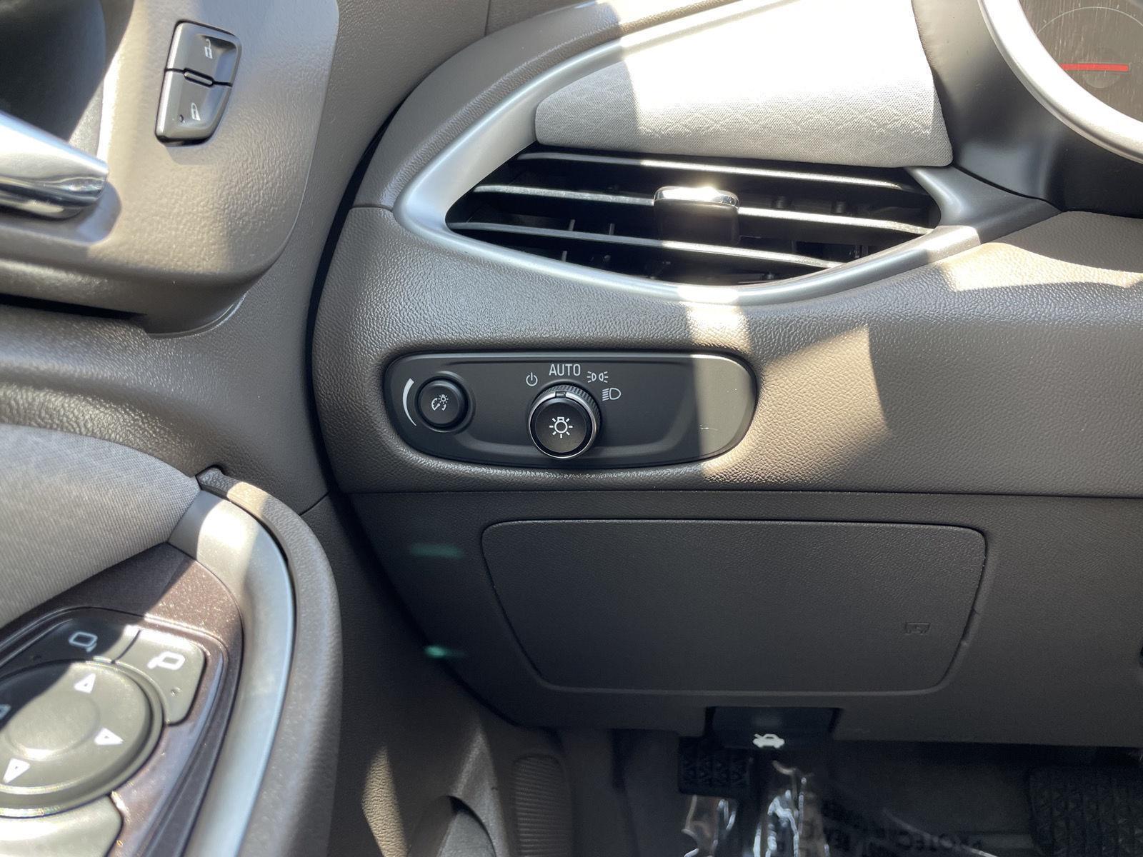 Vehicle photo 16