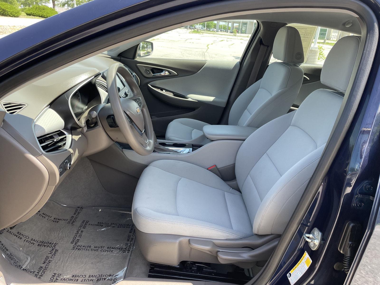 Vehicle photo 17