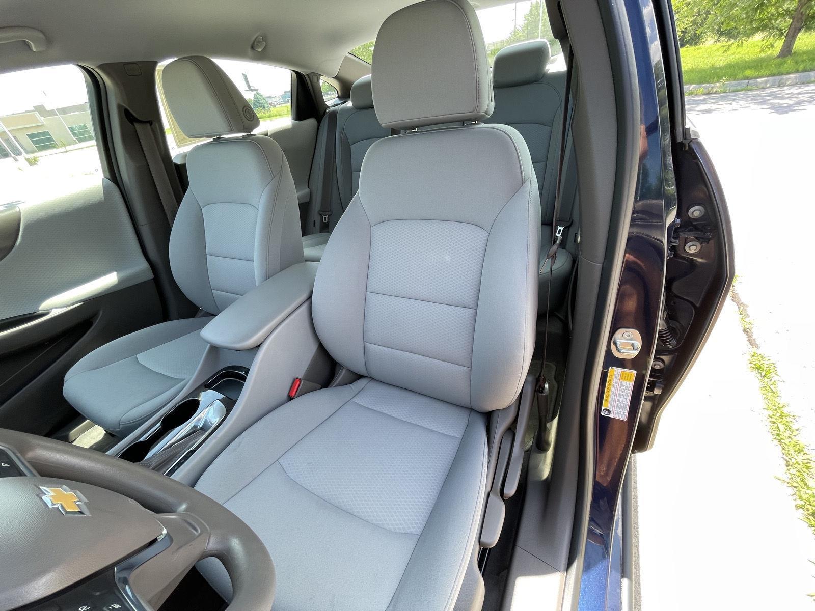 Vehicle photo 18