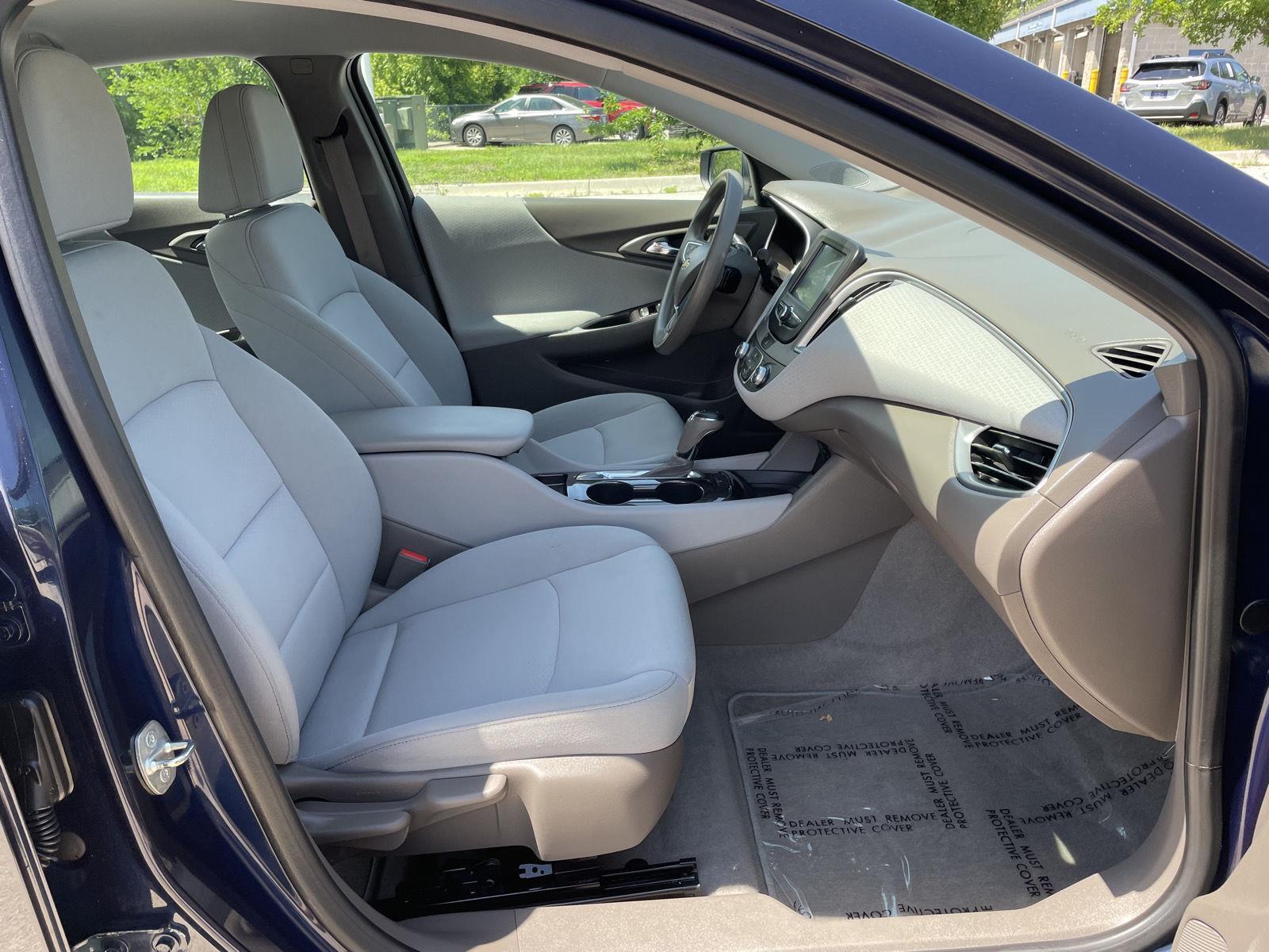 Vehicle photo 19