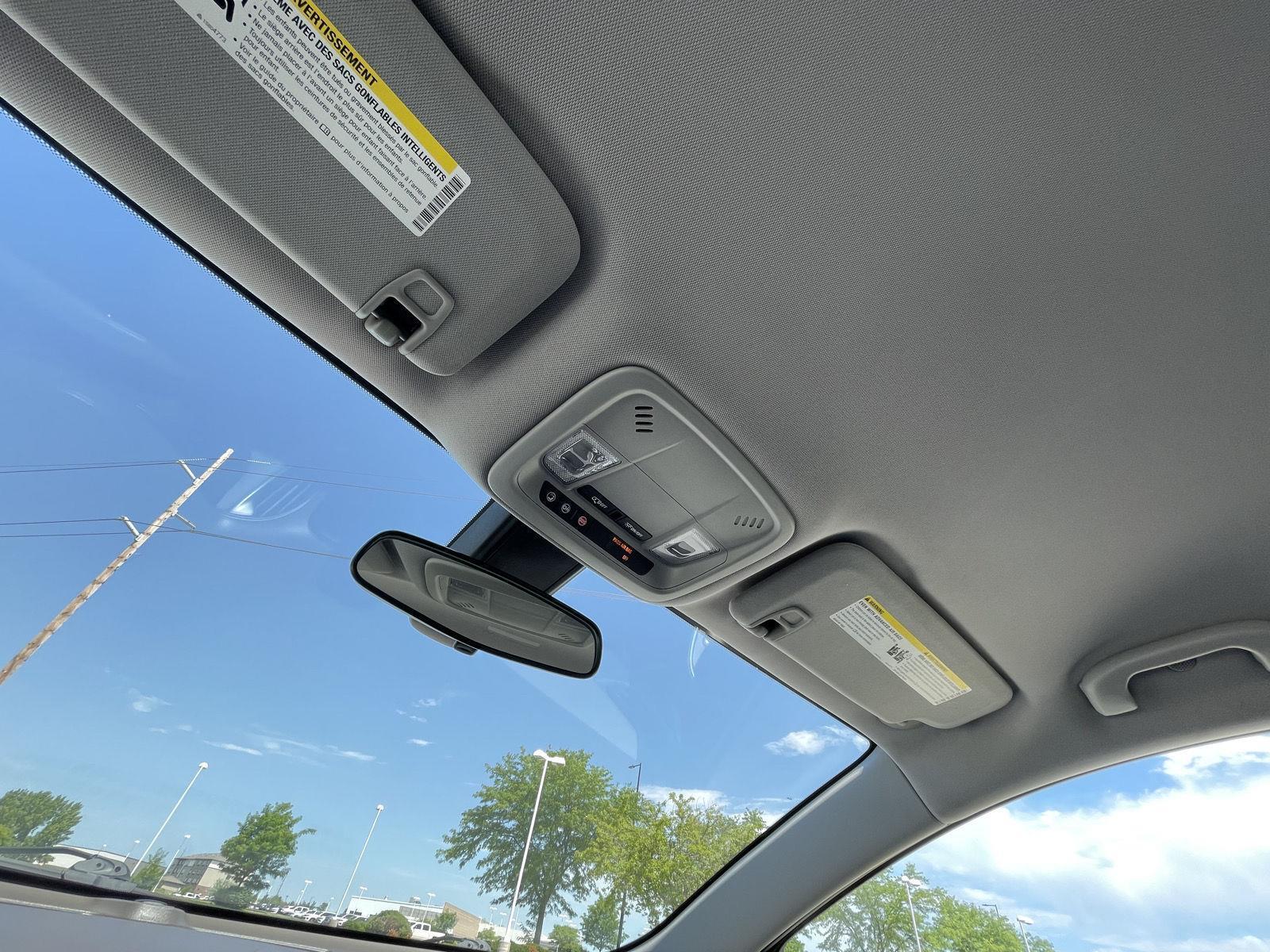 Vehicle photo 21