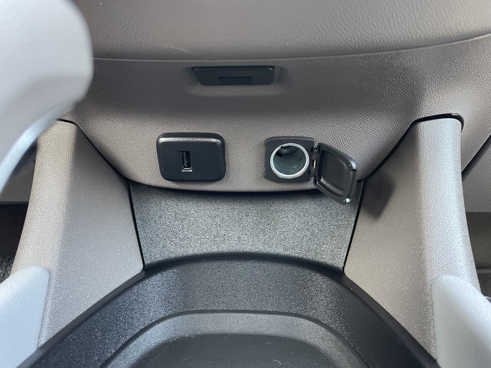 Vehicle photo 27