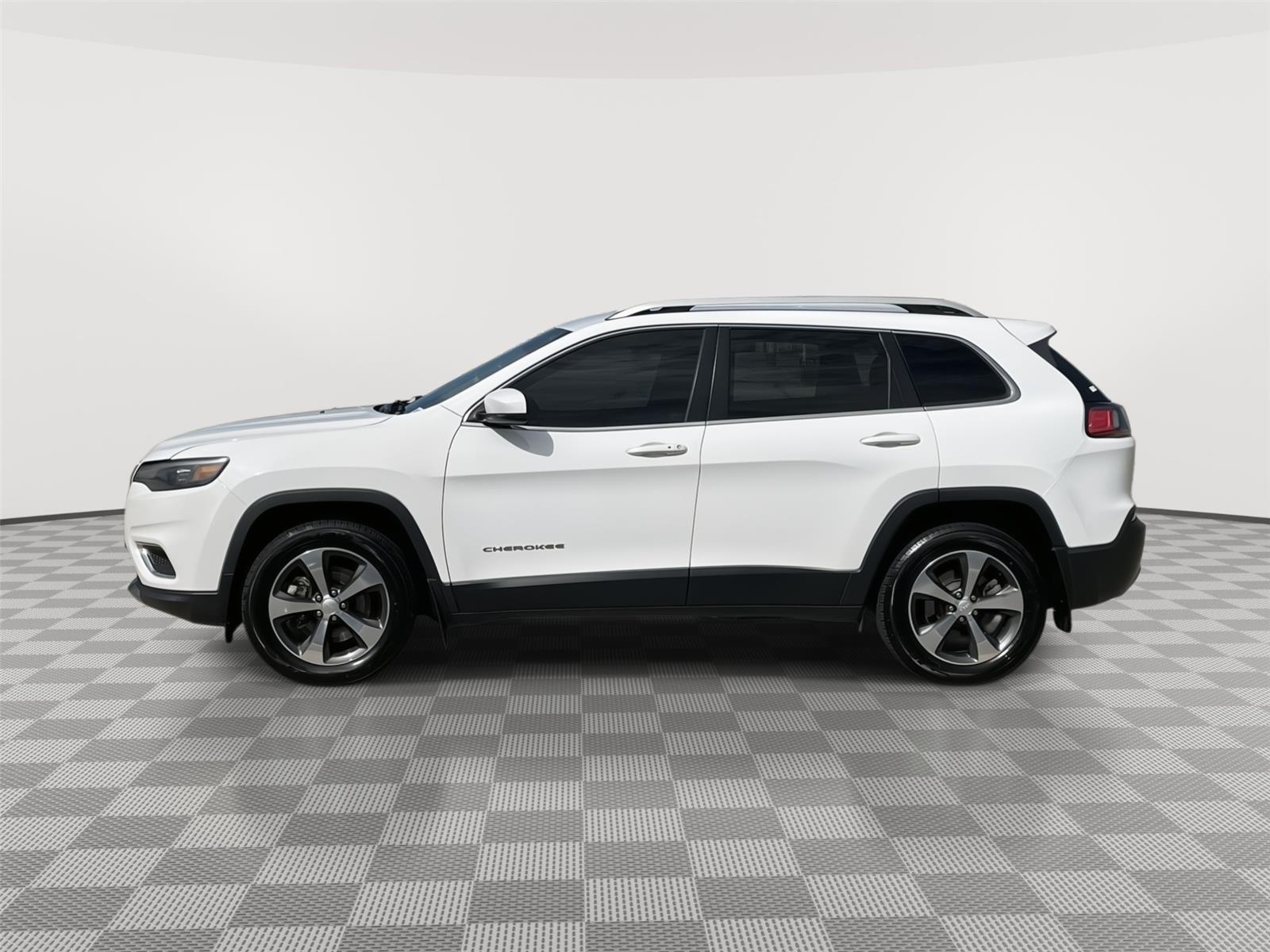 Used 2019 Jeep Cherokee for sale in Lincoln NE