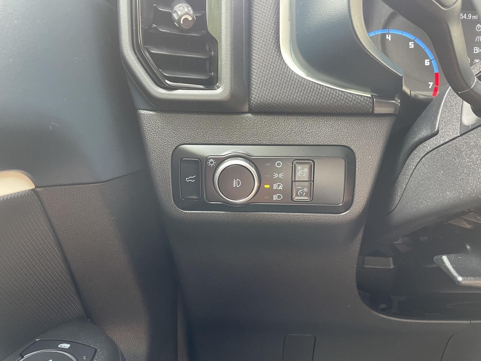 Vehicle photo 16
