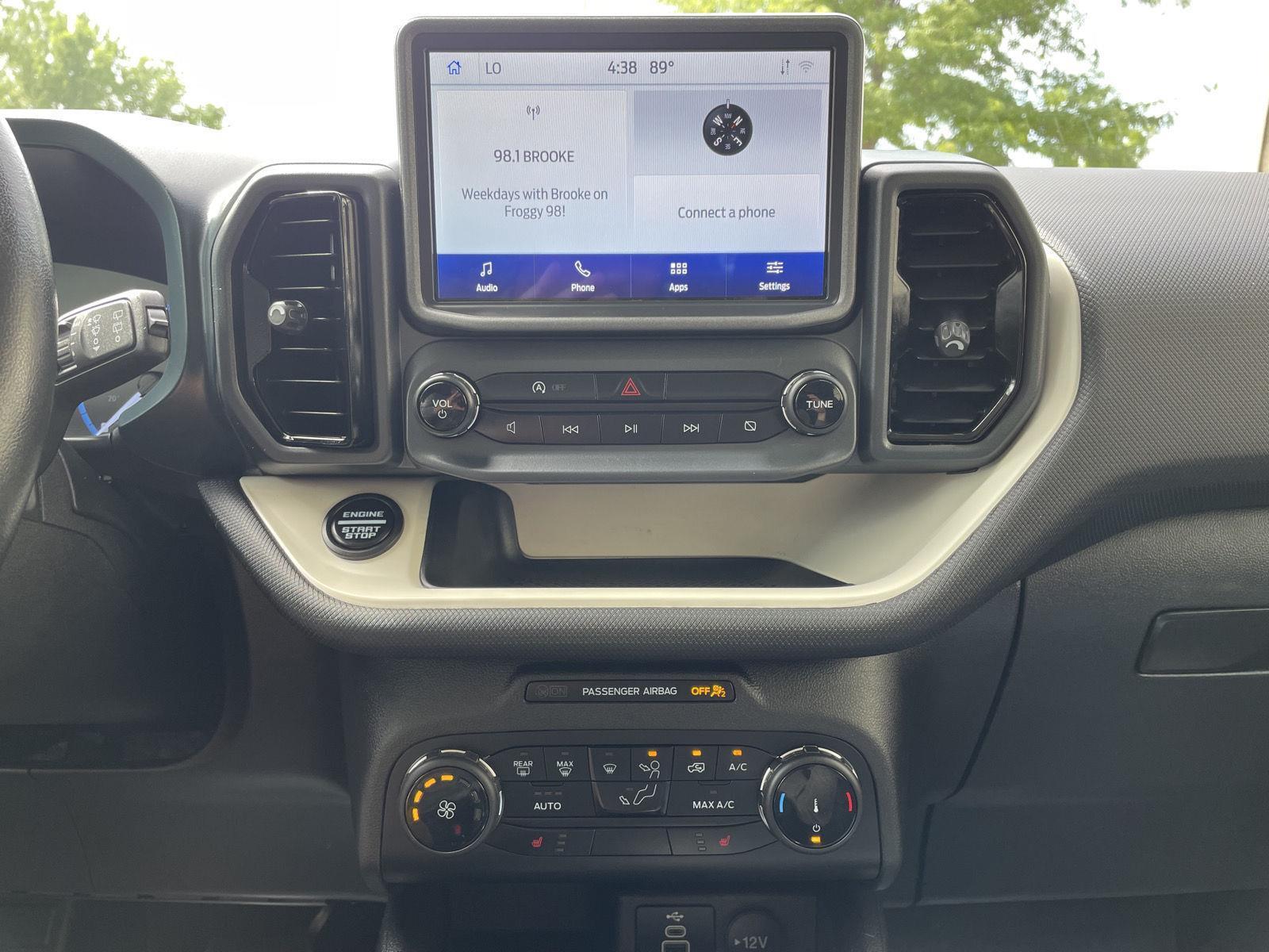 Vehicle photo 22