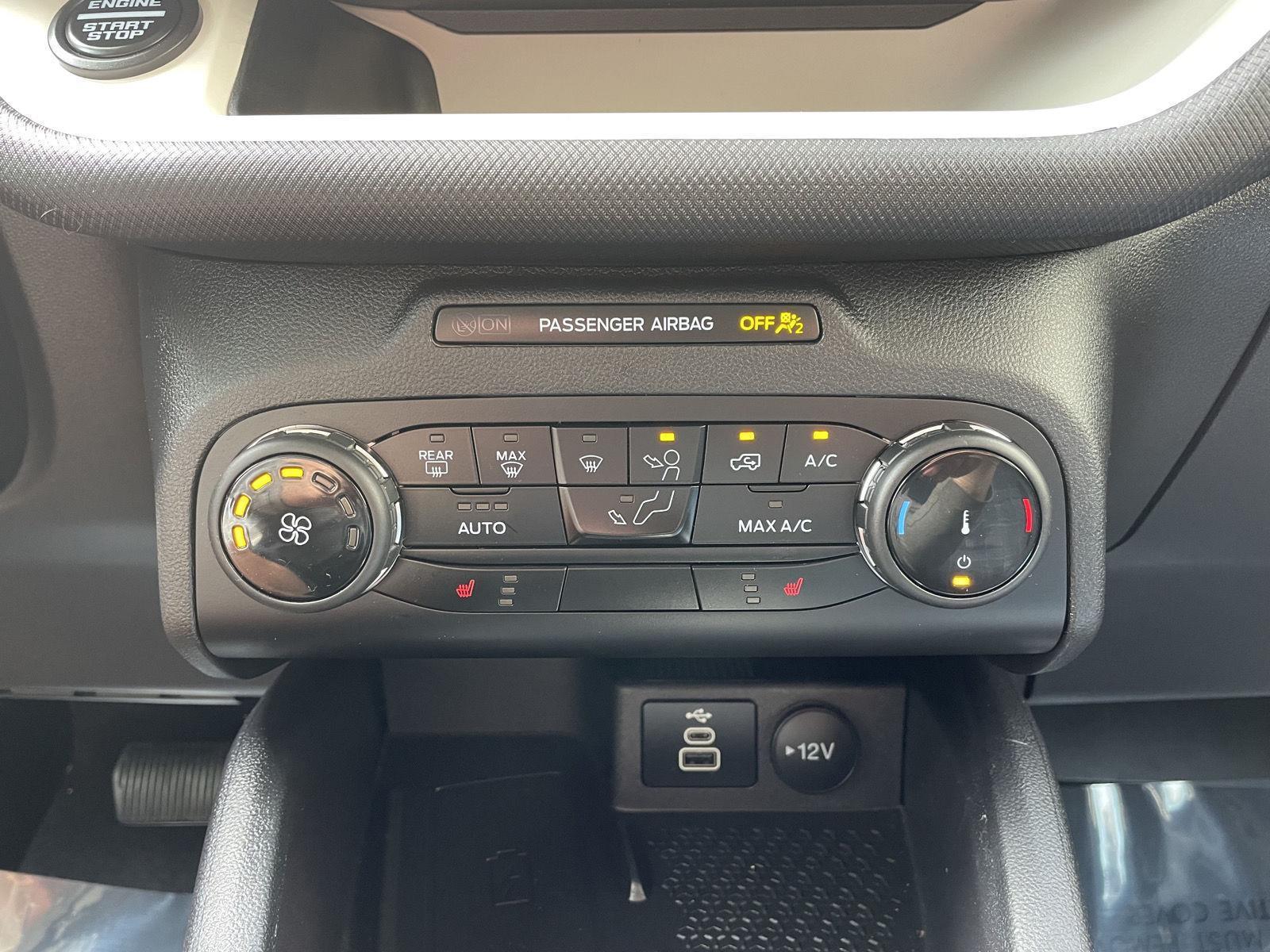 Vehicle photo 26