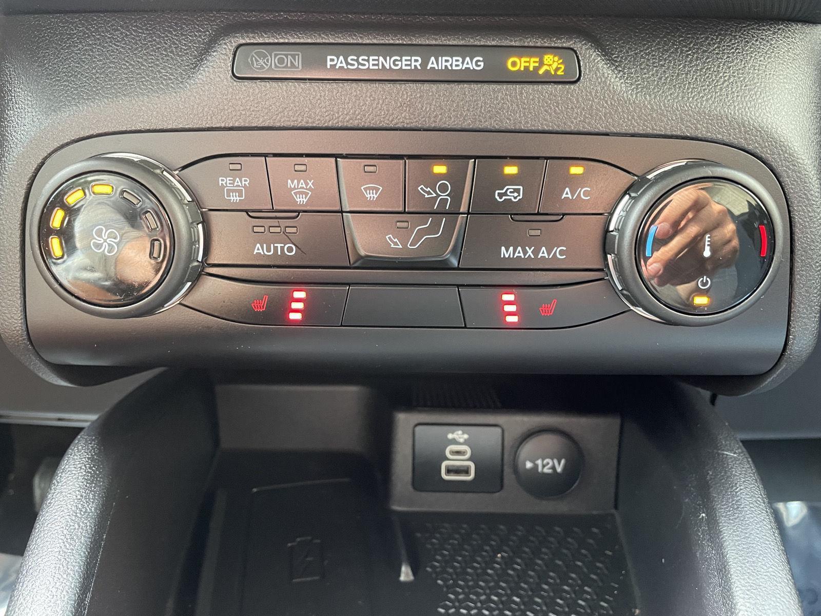 Vehicle photo 27