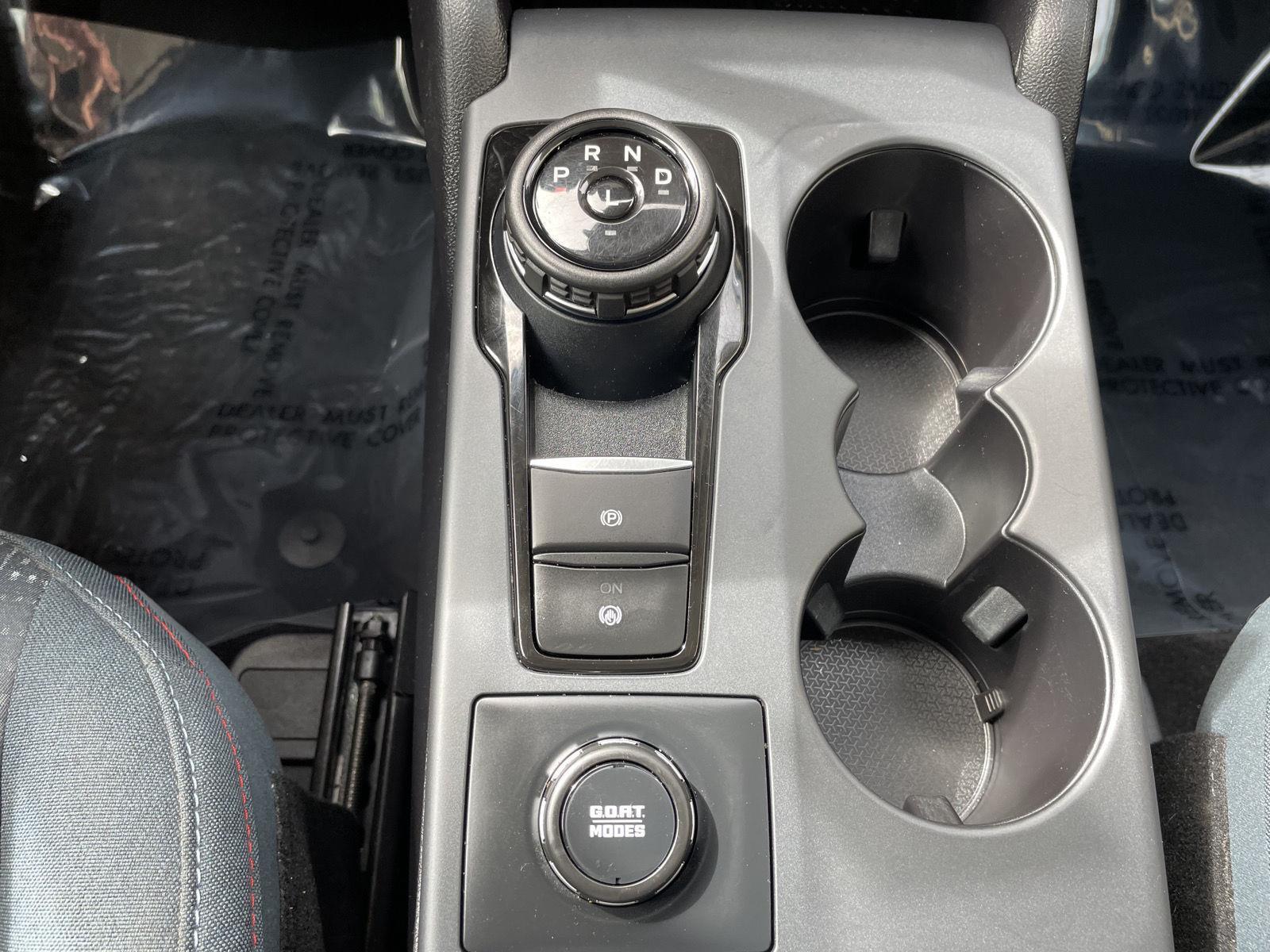 Vehicle photo 30