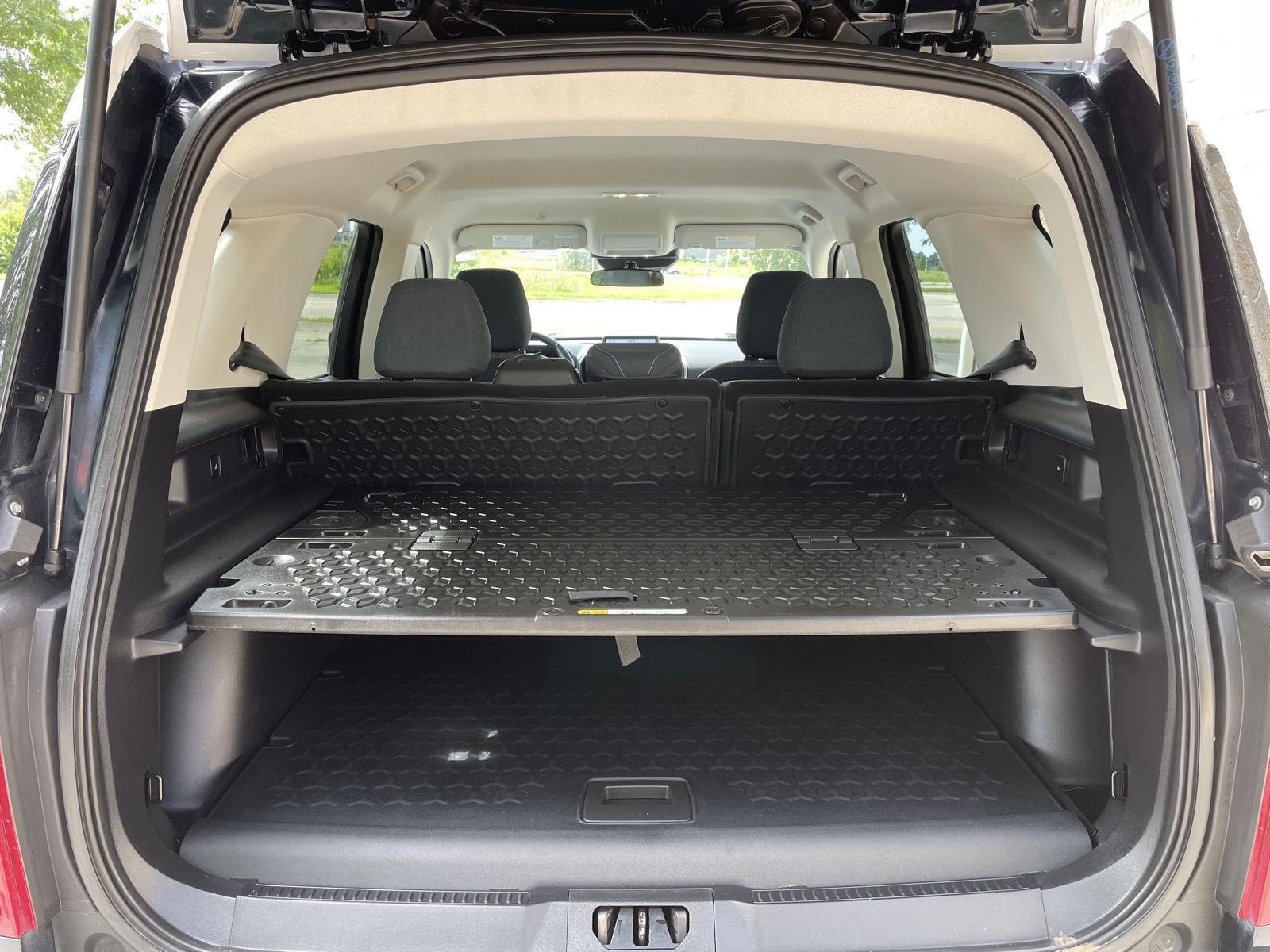 Vehicle photo 35