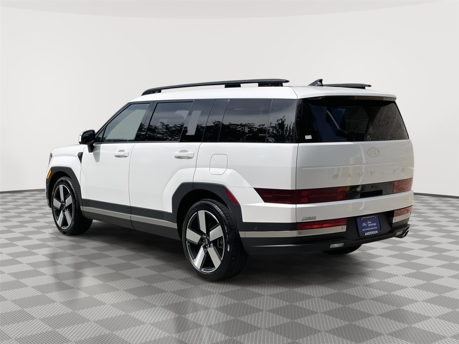 Vehicle photo 9