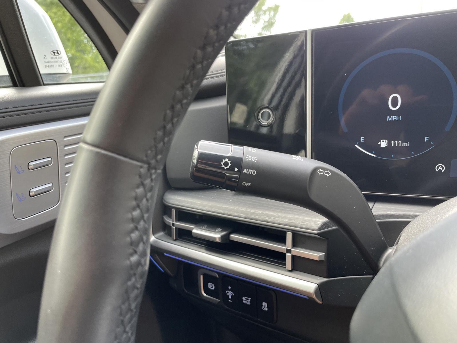 Vehicle photo 16
