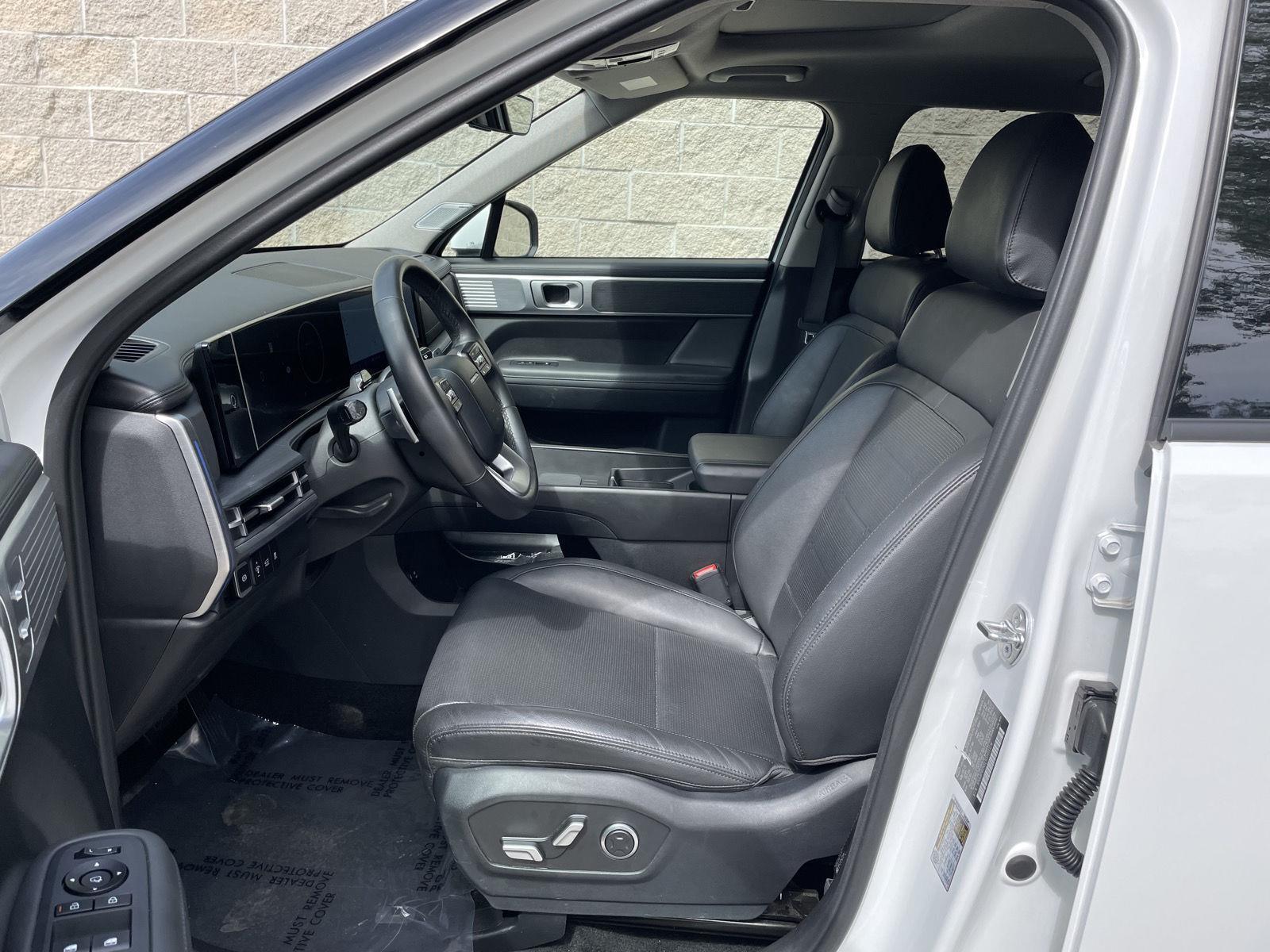 Vehicle photo 17
