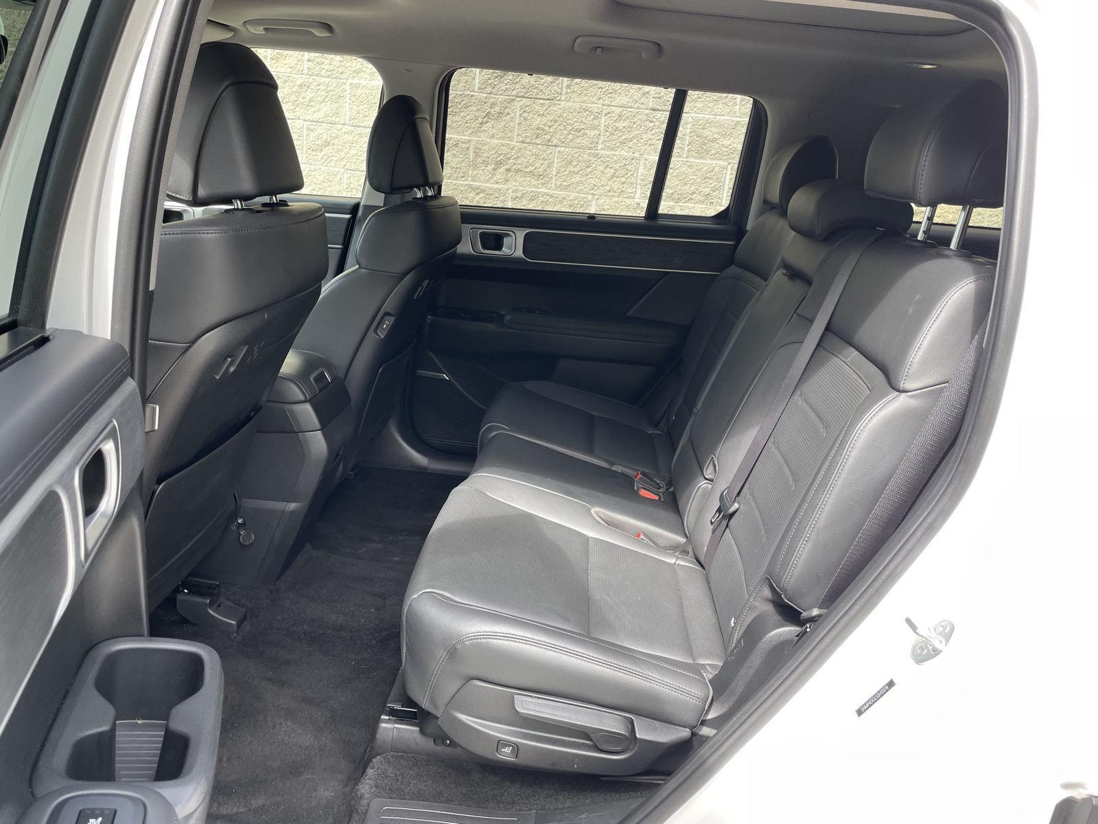 Vehicle photo 20