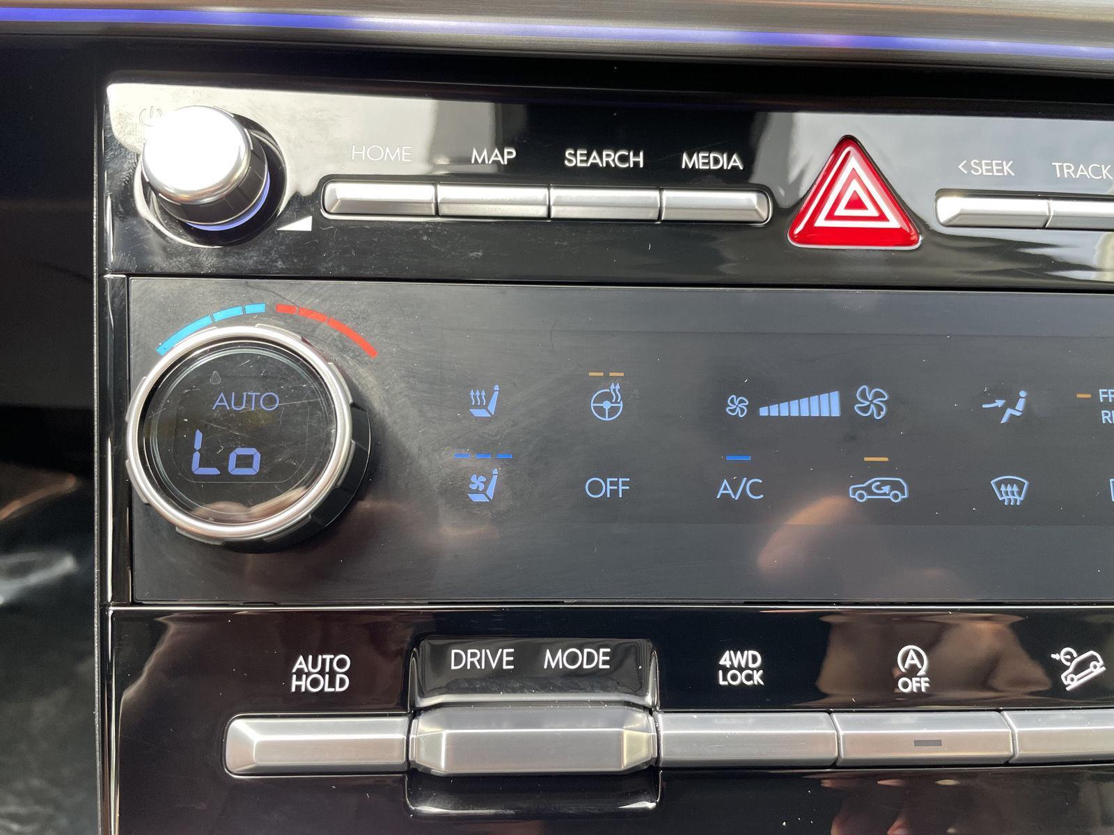 Vehicle photo 29