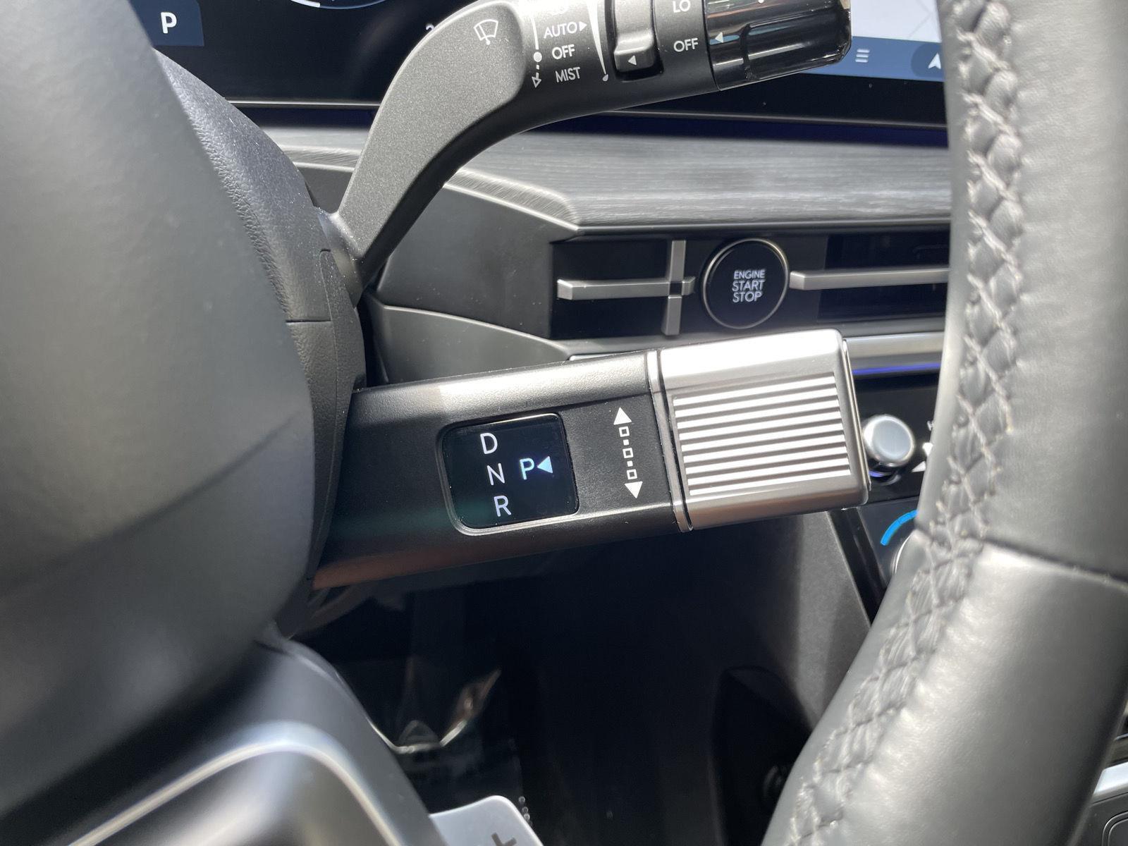Vehicle photo 32