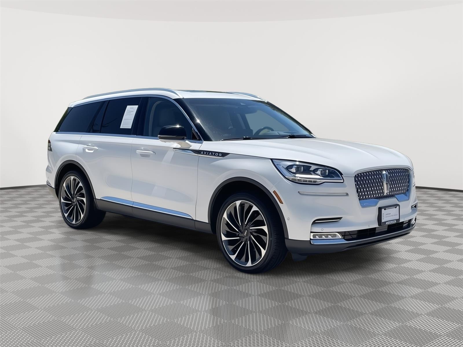 Vehicle photo 5