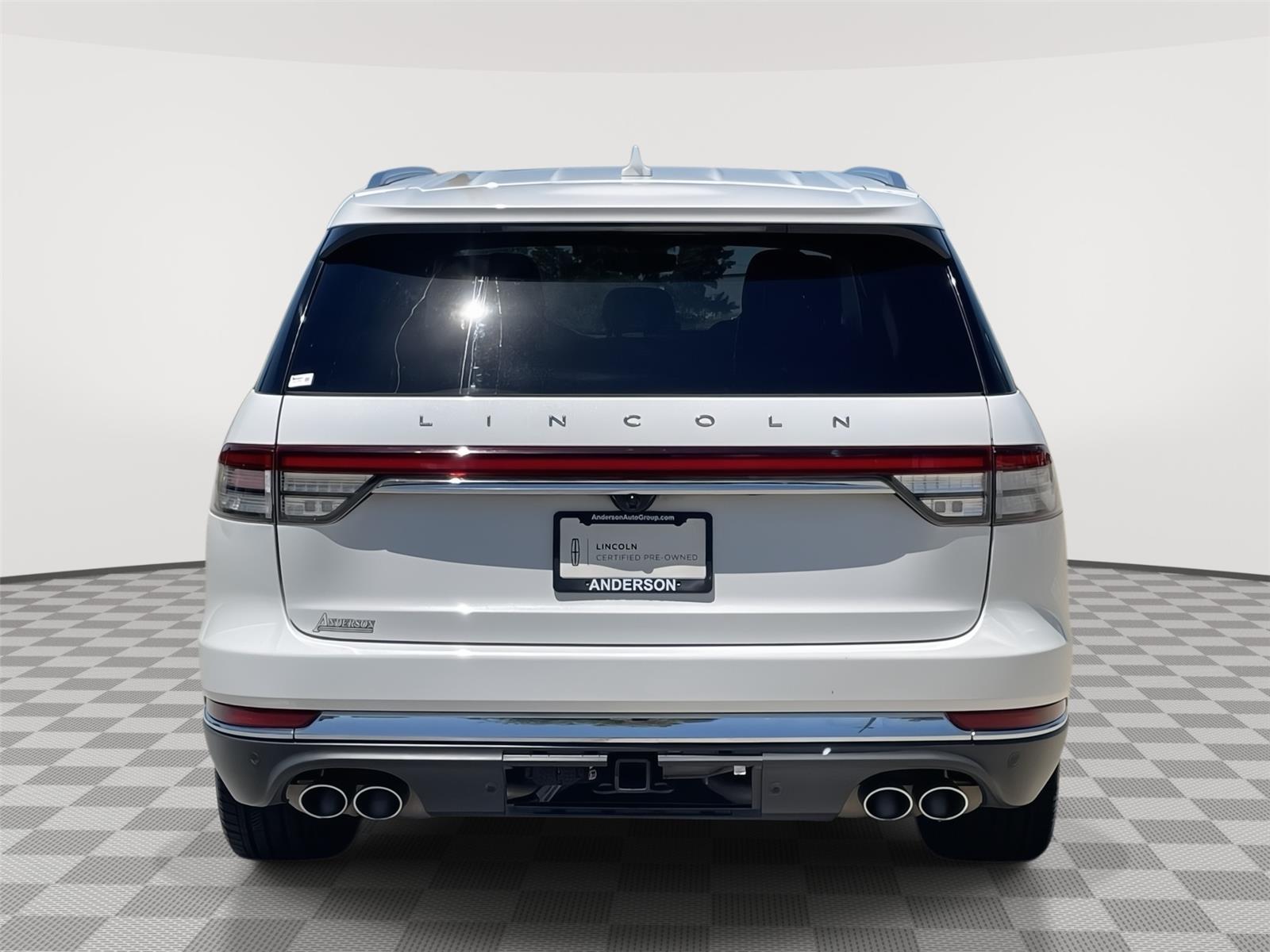 Vehicle photo 8