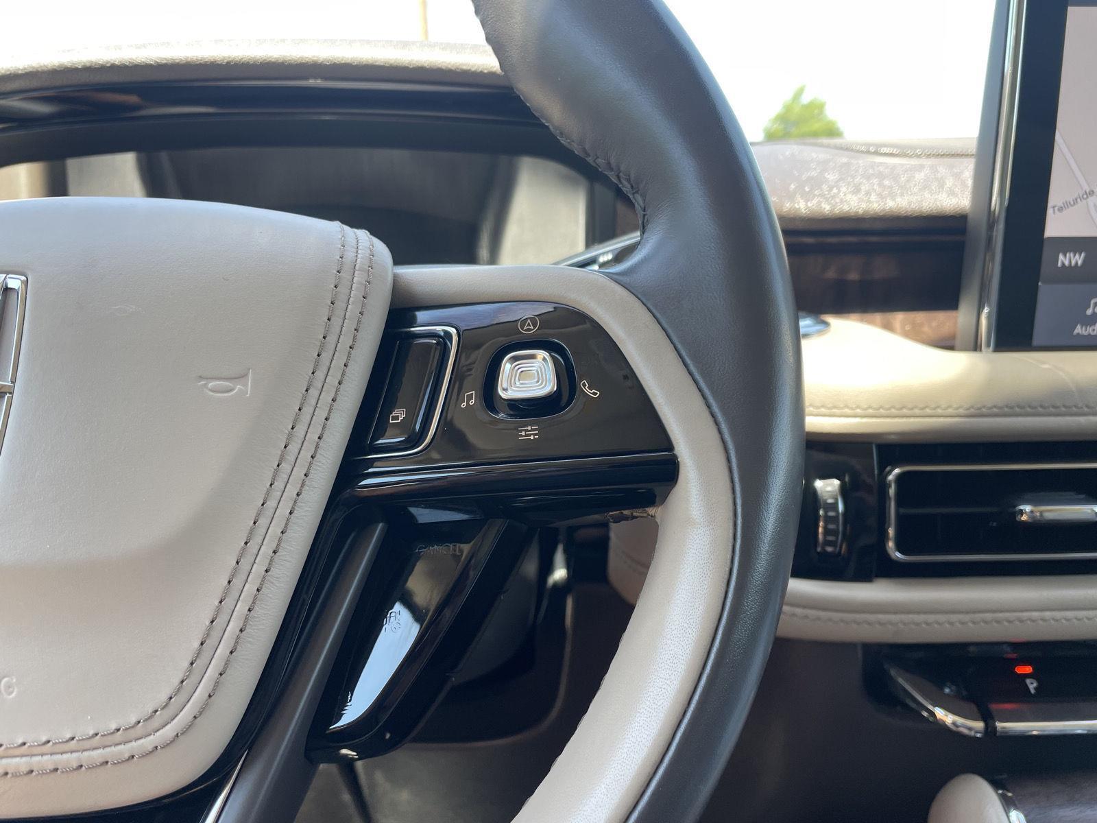 Vehicle photo 14