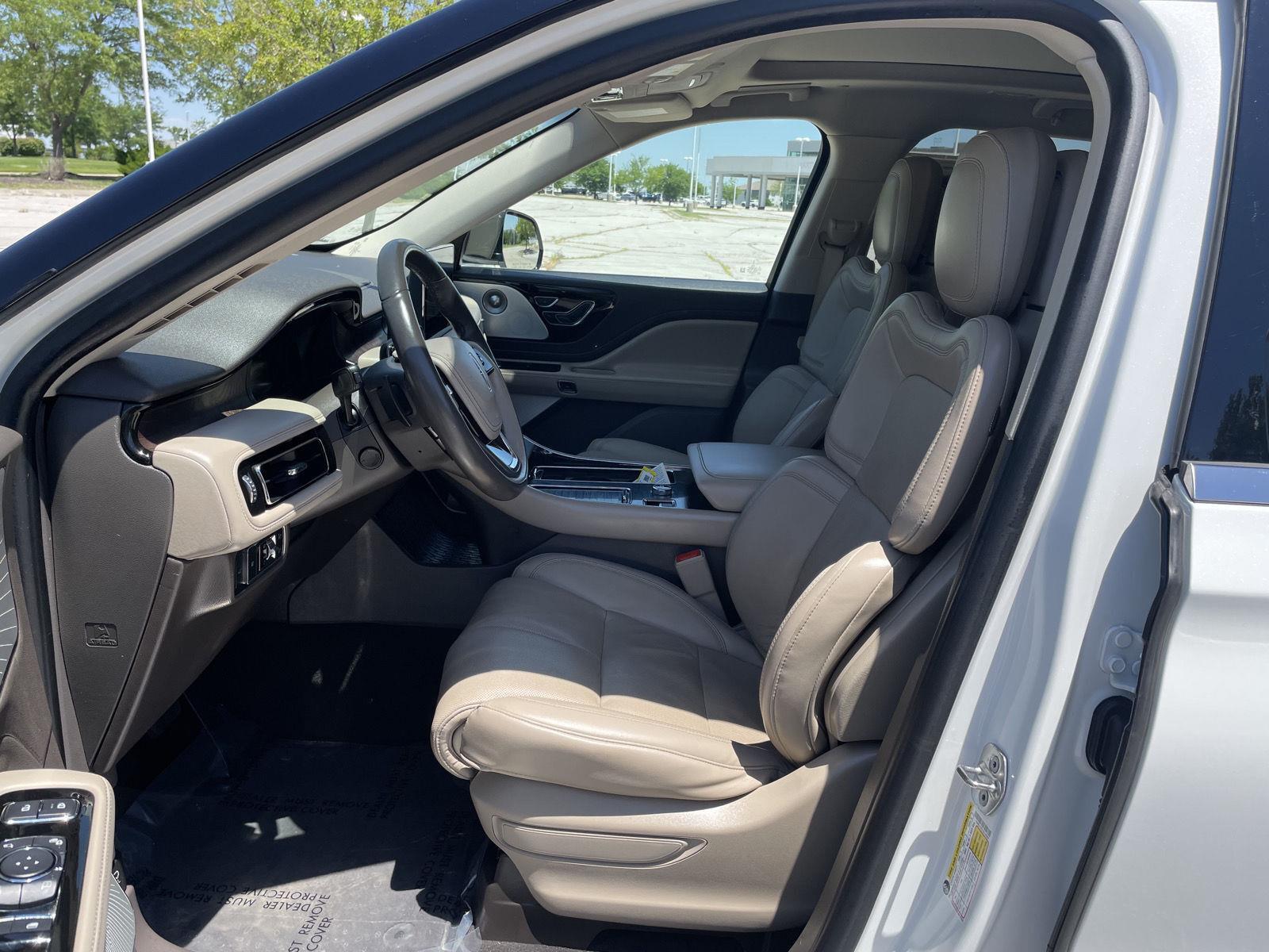 Vehicle photo 17