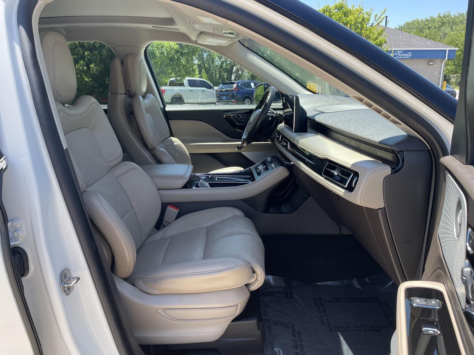 Vehicle photo 19
