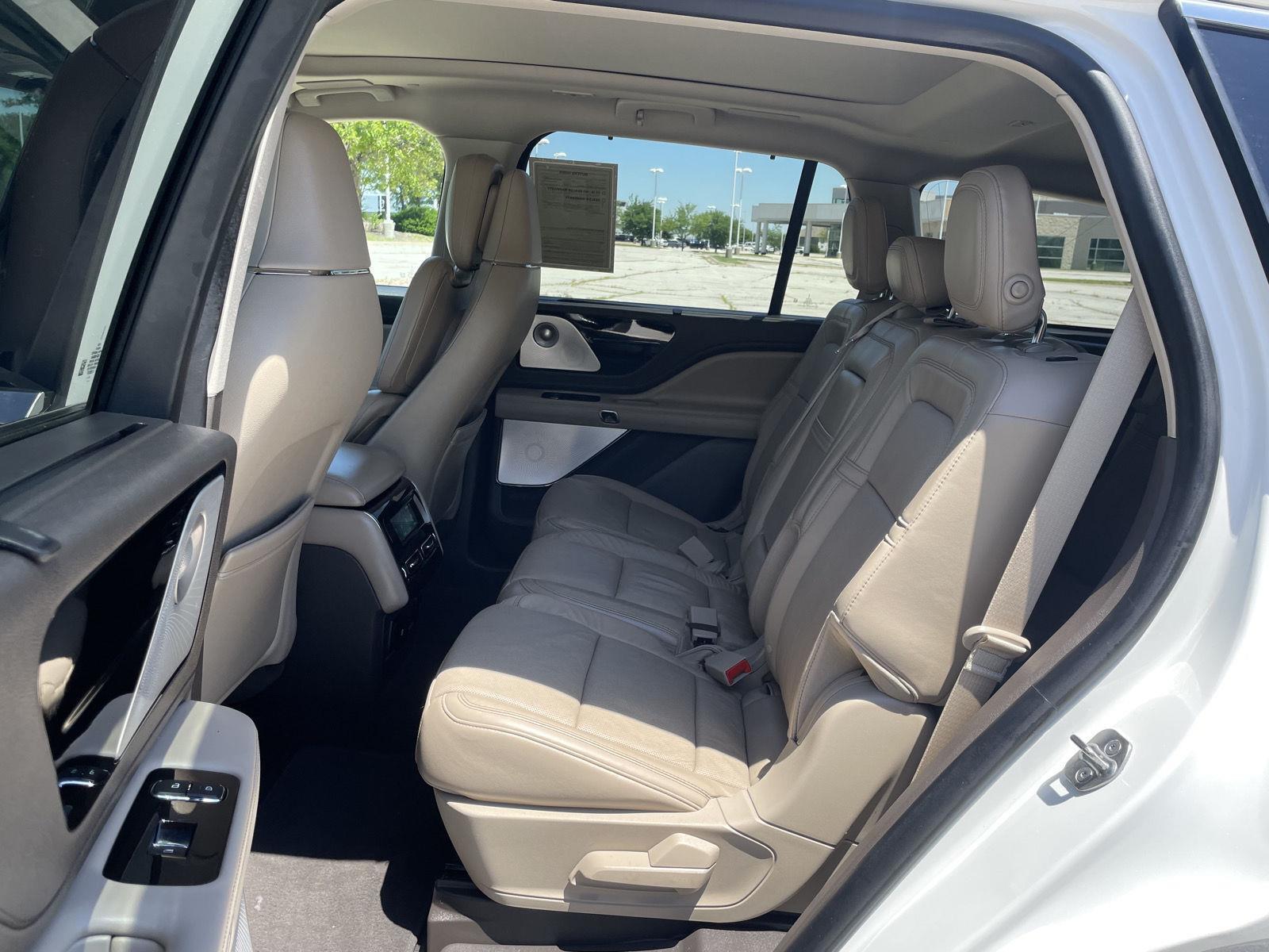 Vehicle photo 20