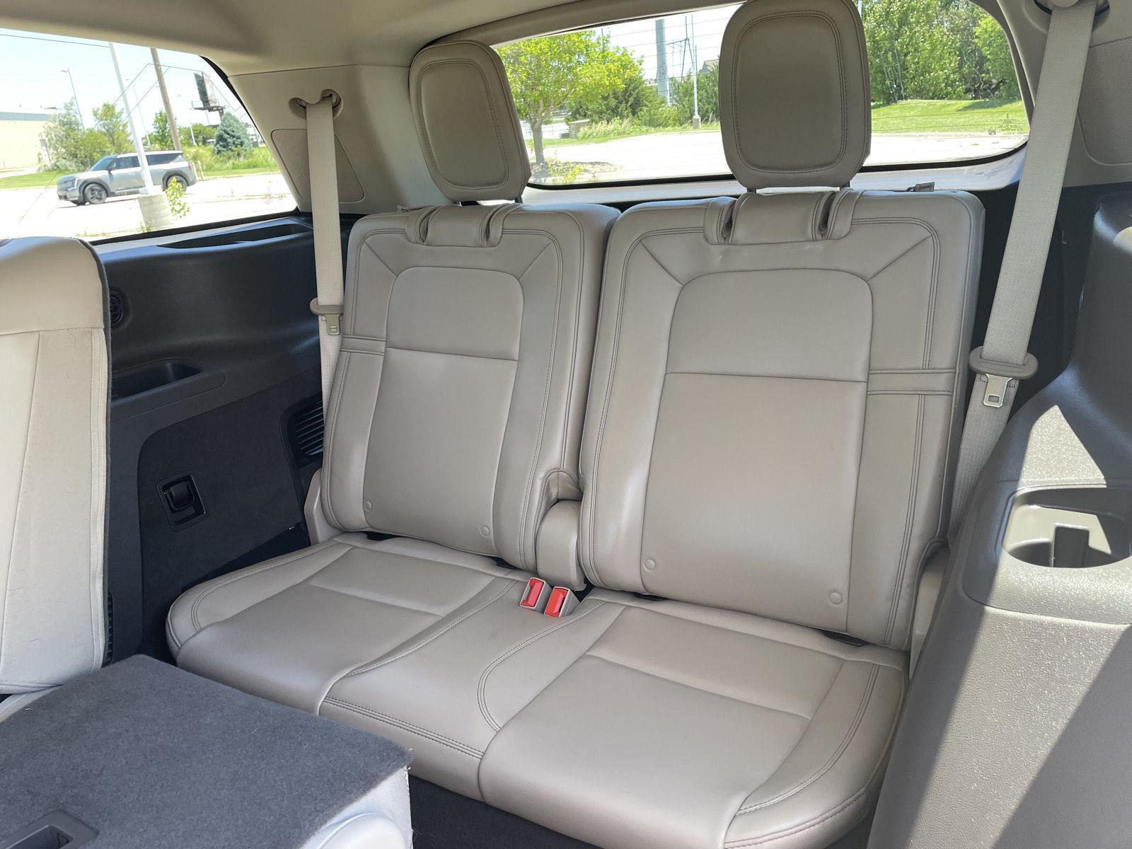 Vehicle photo 22