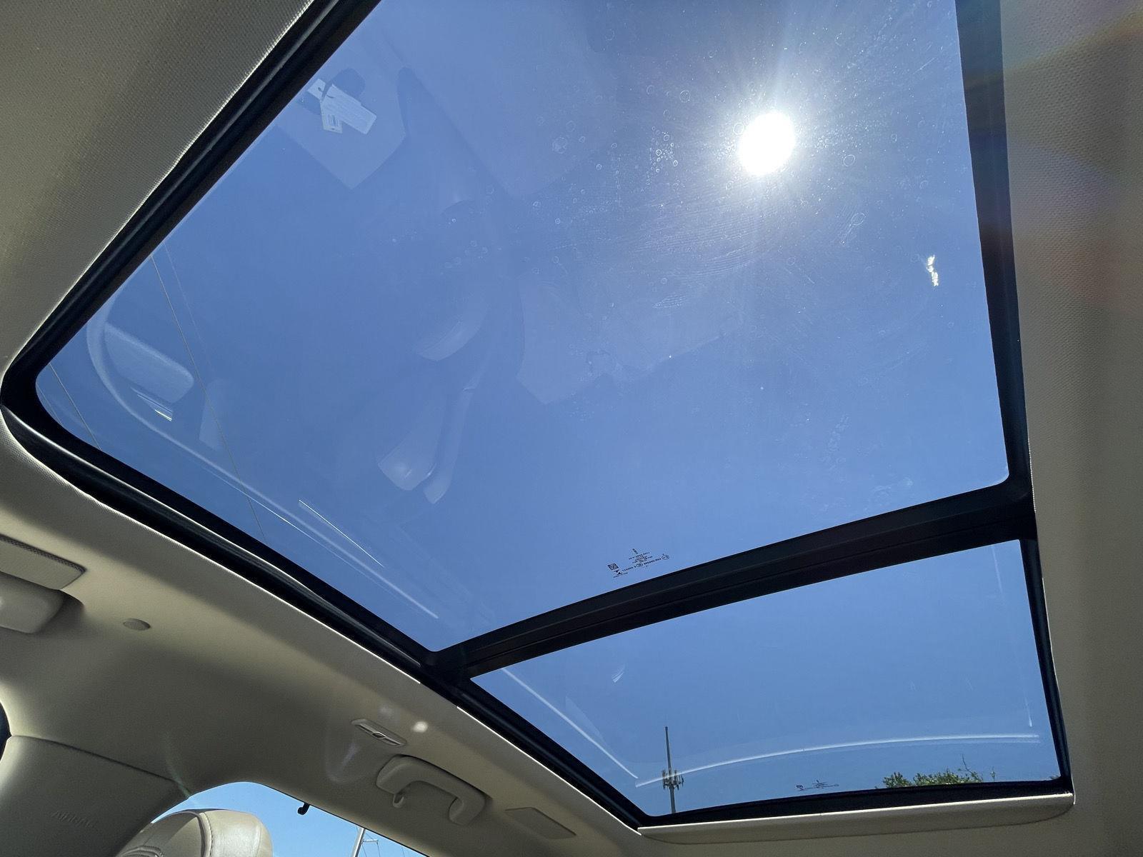 Vehicle photo 24