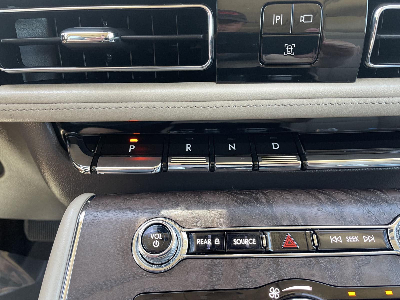 Vehicle photo 30