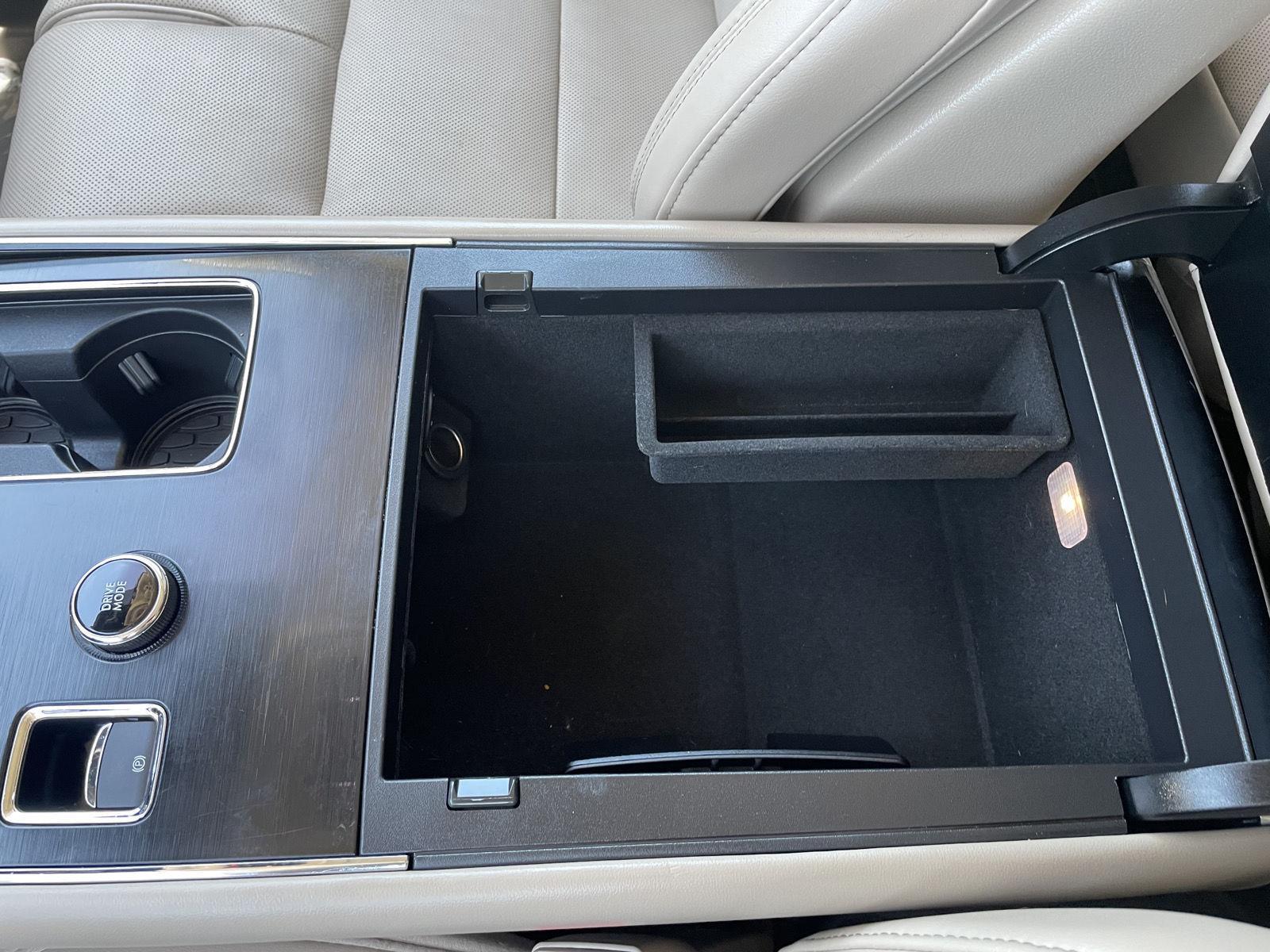 Vehicle photo 37