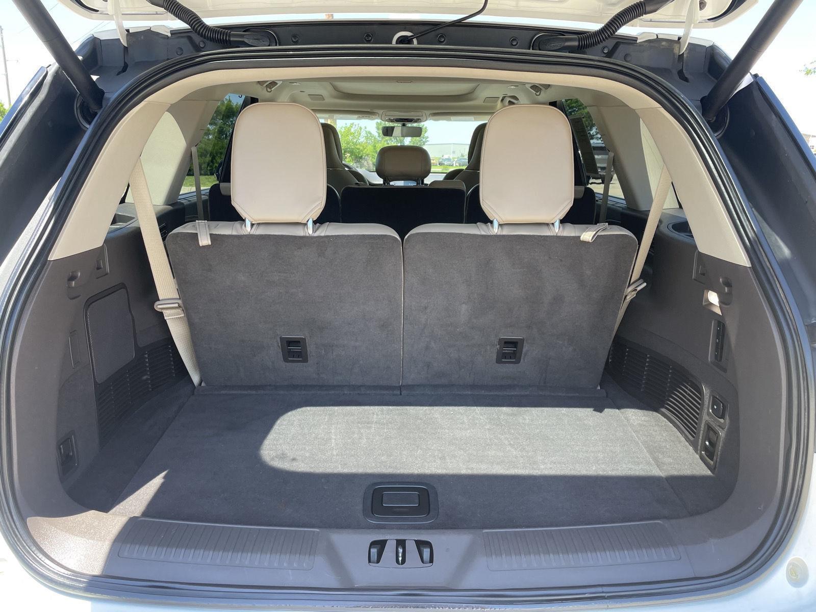 Vehicle photo 41