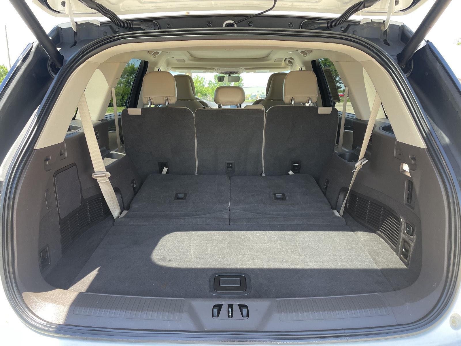 Vehicle photo 43