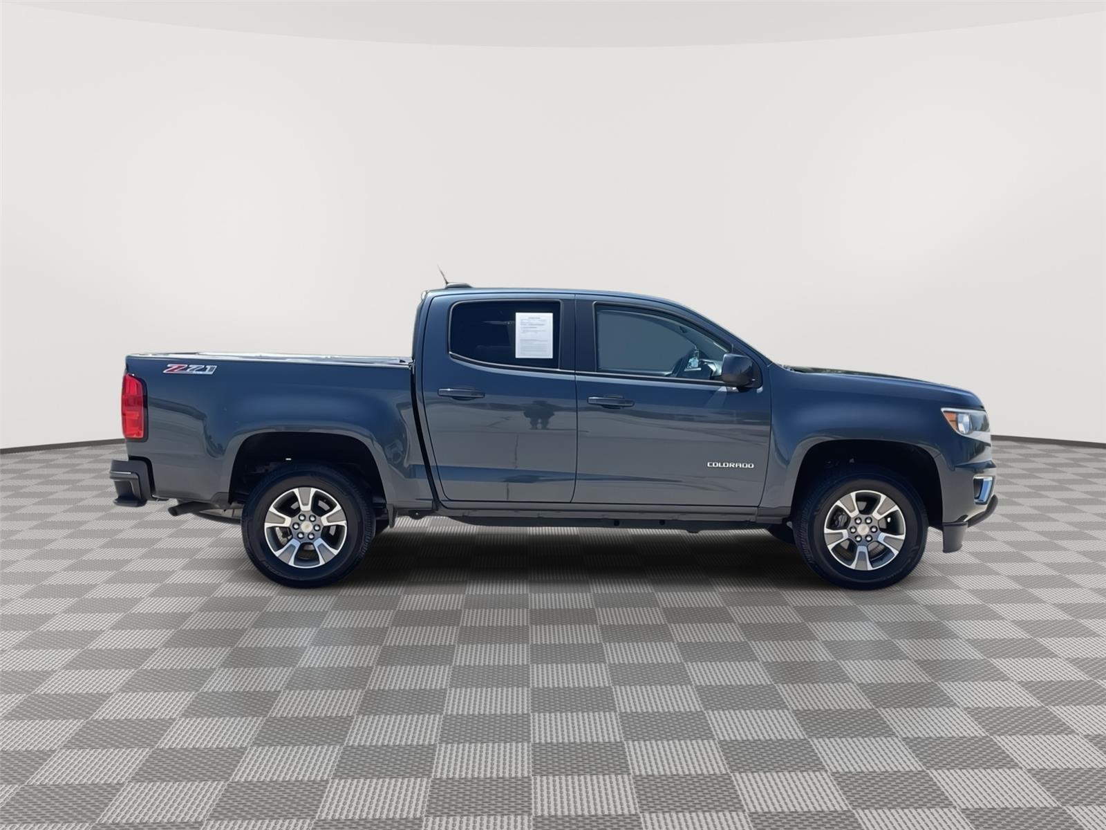 Vehicle photo 6