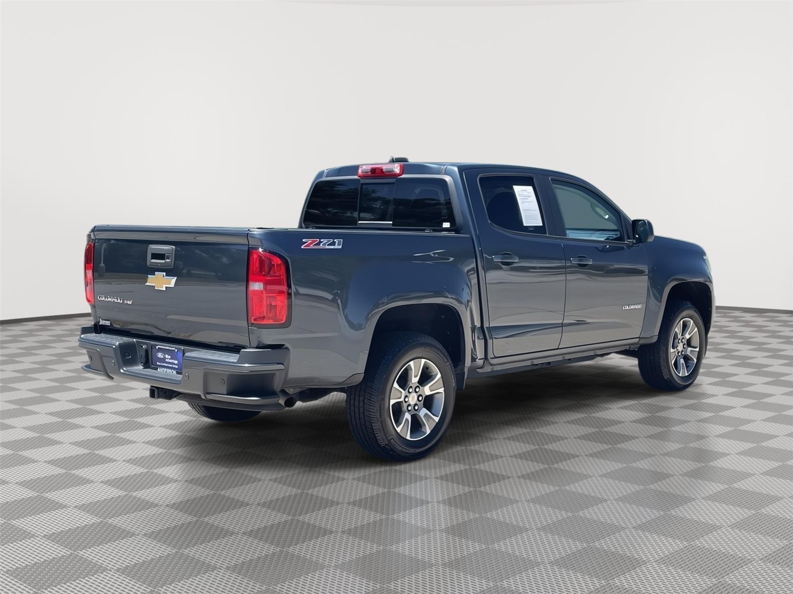 Vehicle photo 7