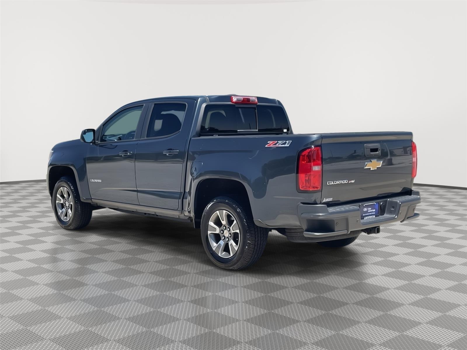 Vehicle photo 9