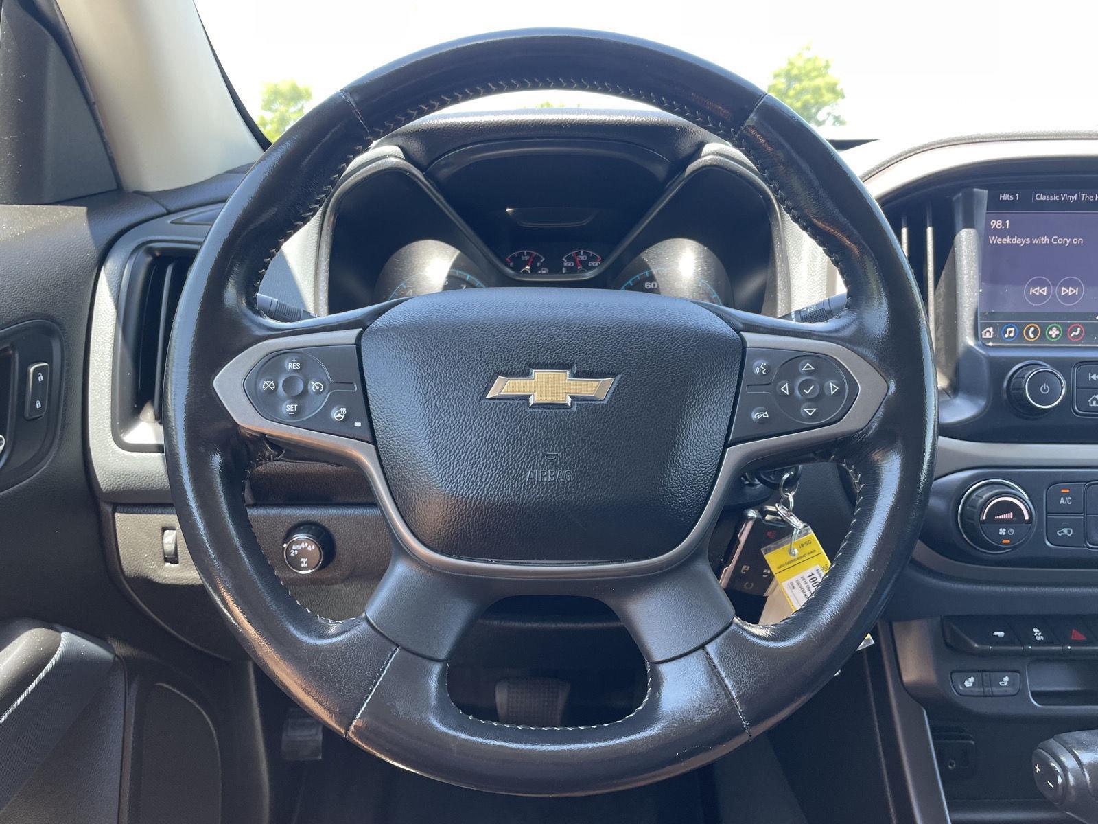Vehicle photo 12
