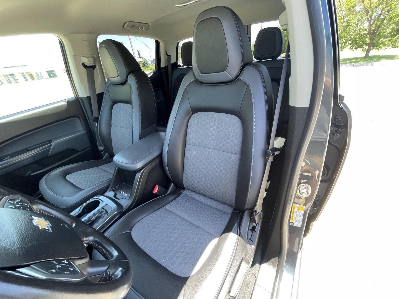 Vehicle photo 18
