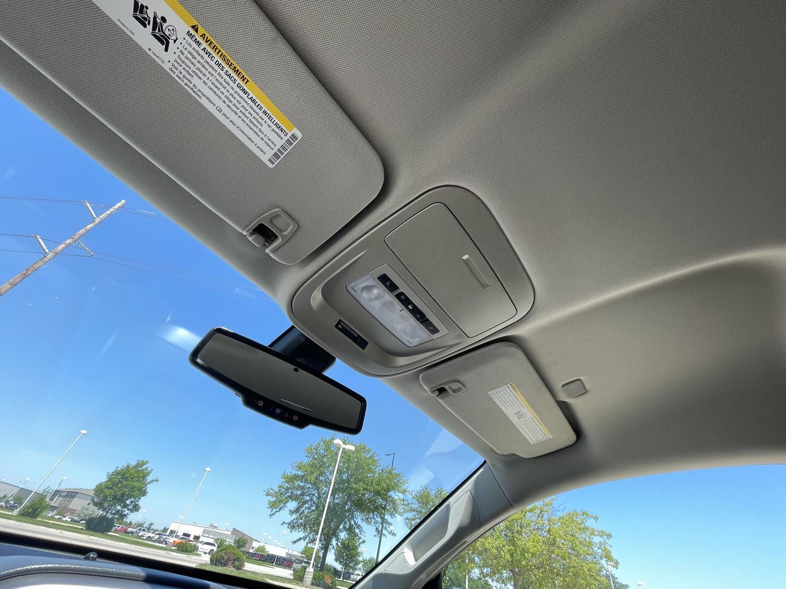 Vehicle photo 21