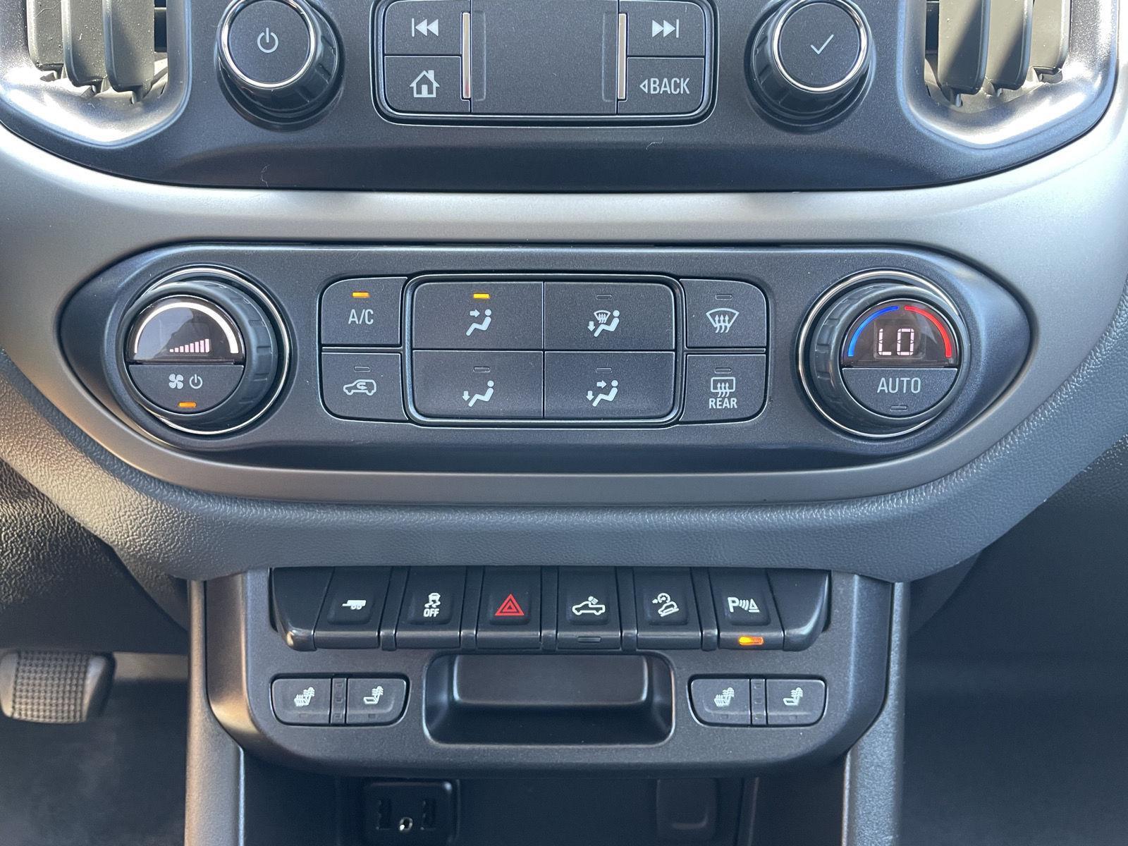 Vehicle photo 25