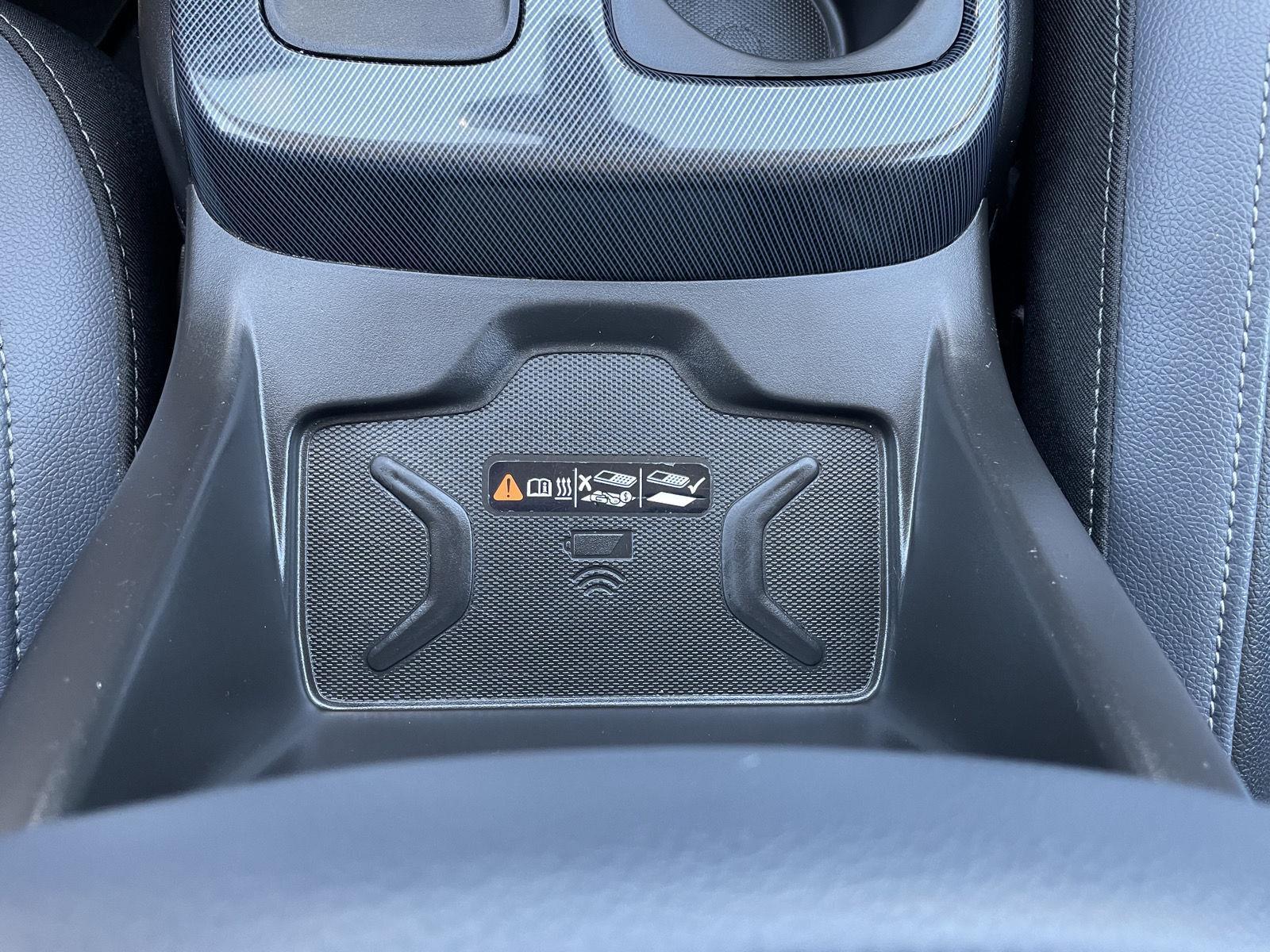 Vehicle photo 28