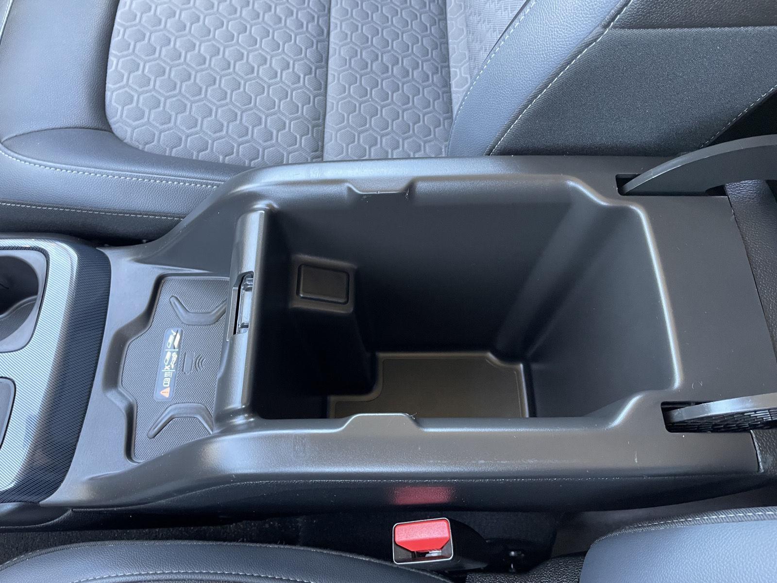 Vehicle photo 31
