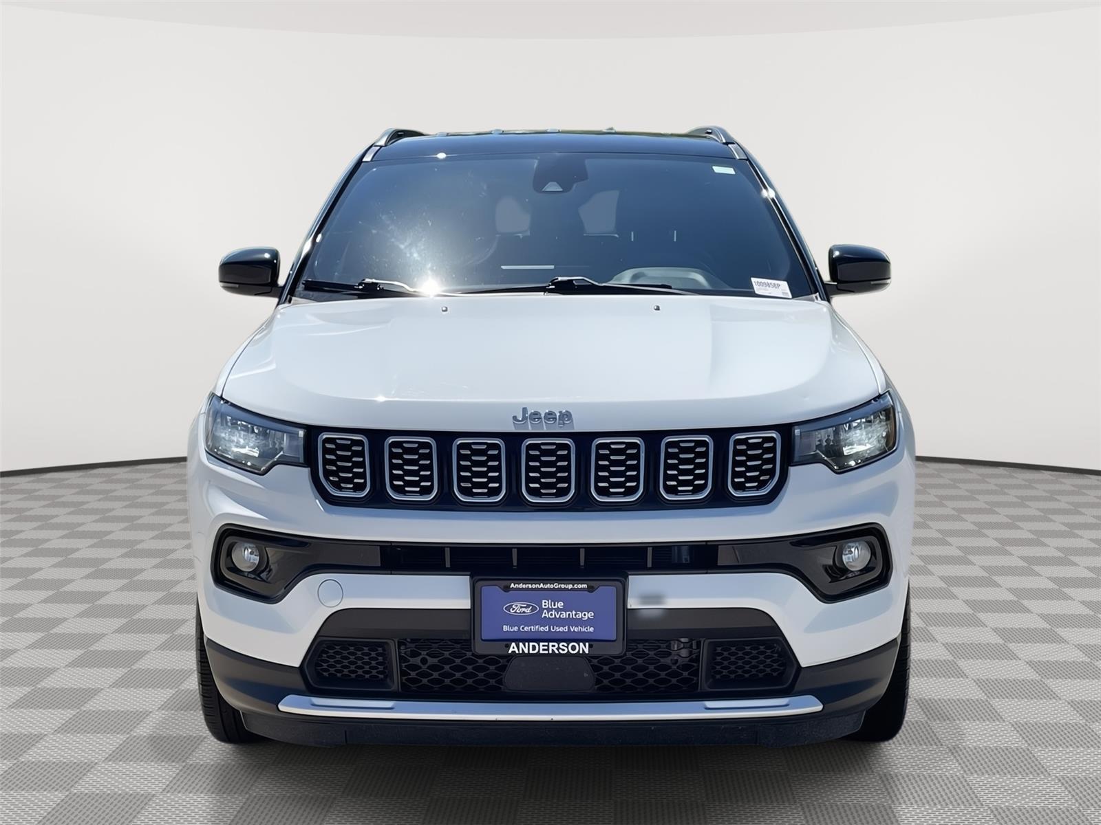 Vehicle photo 4