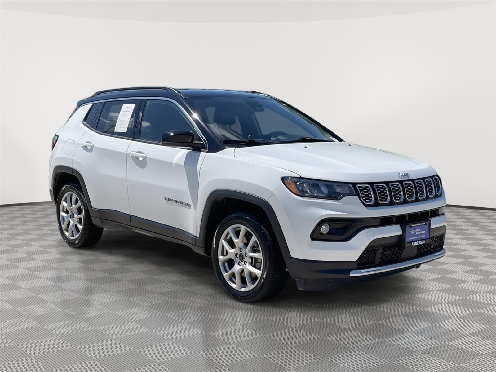 Vehicle photo 5