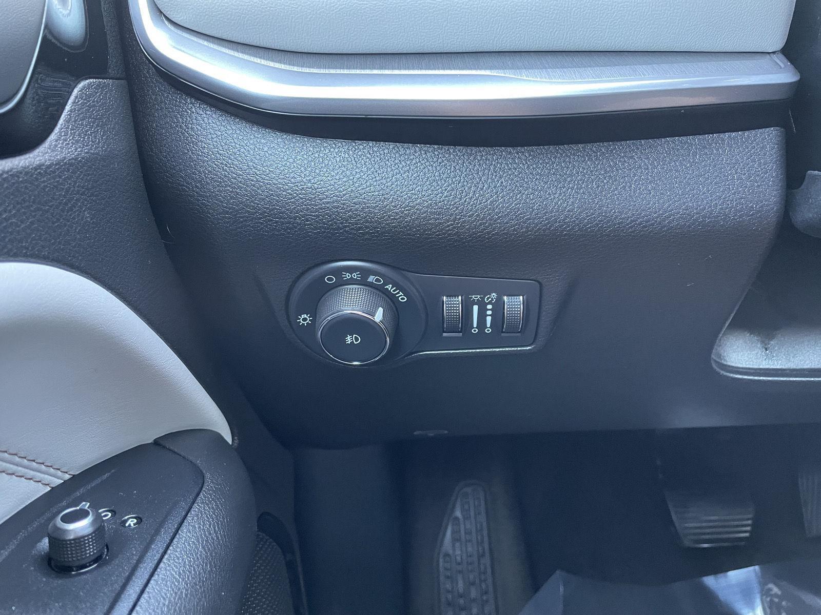 Vehicle photo 16