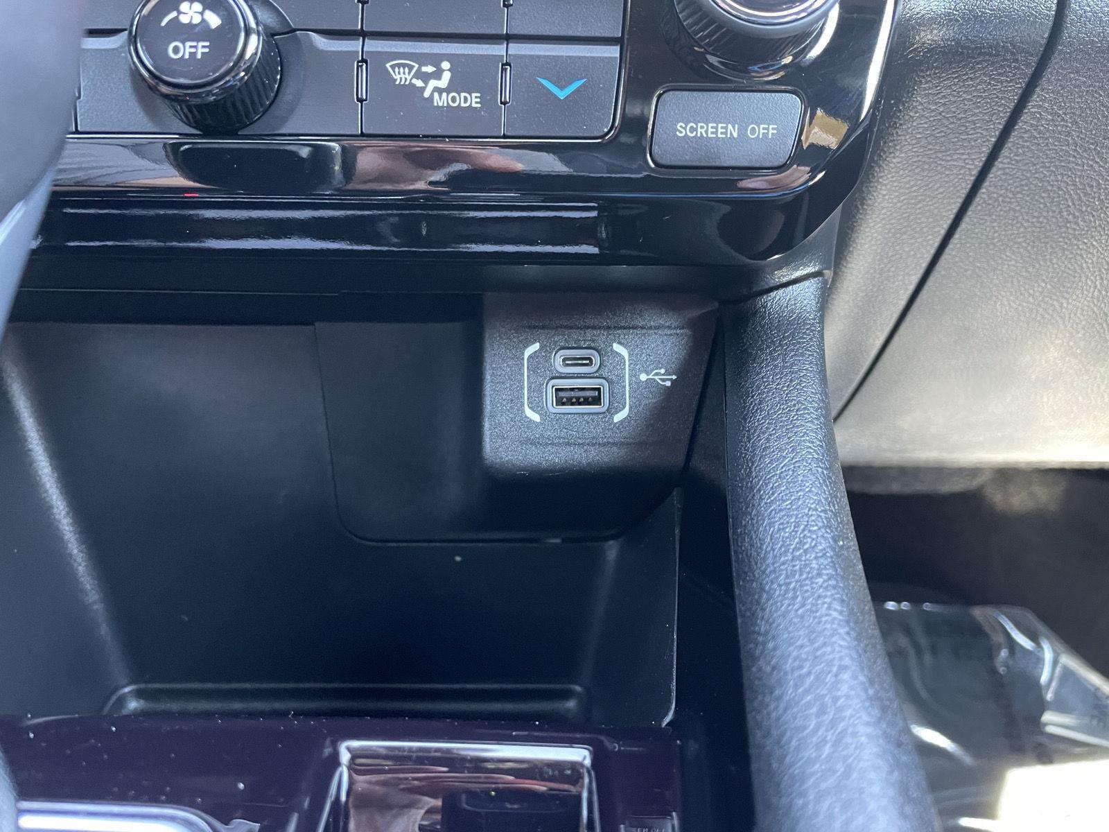 Vehicle photo 27
