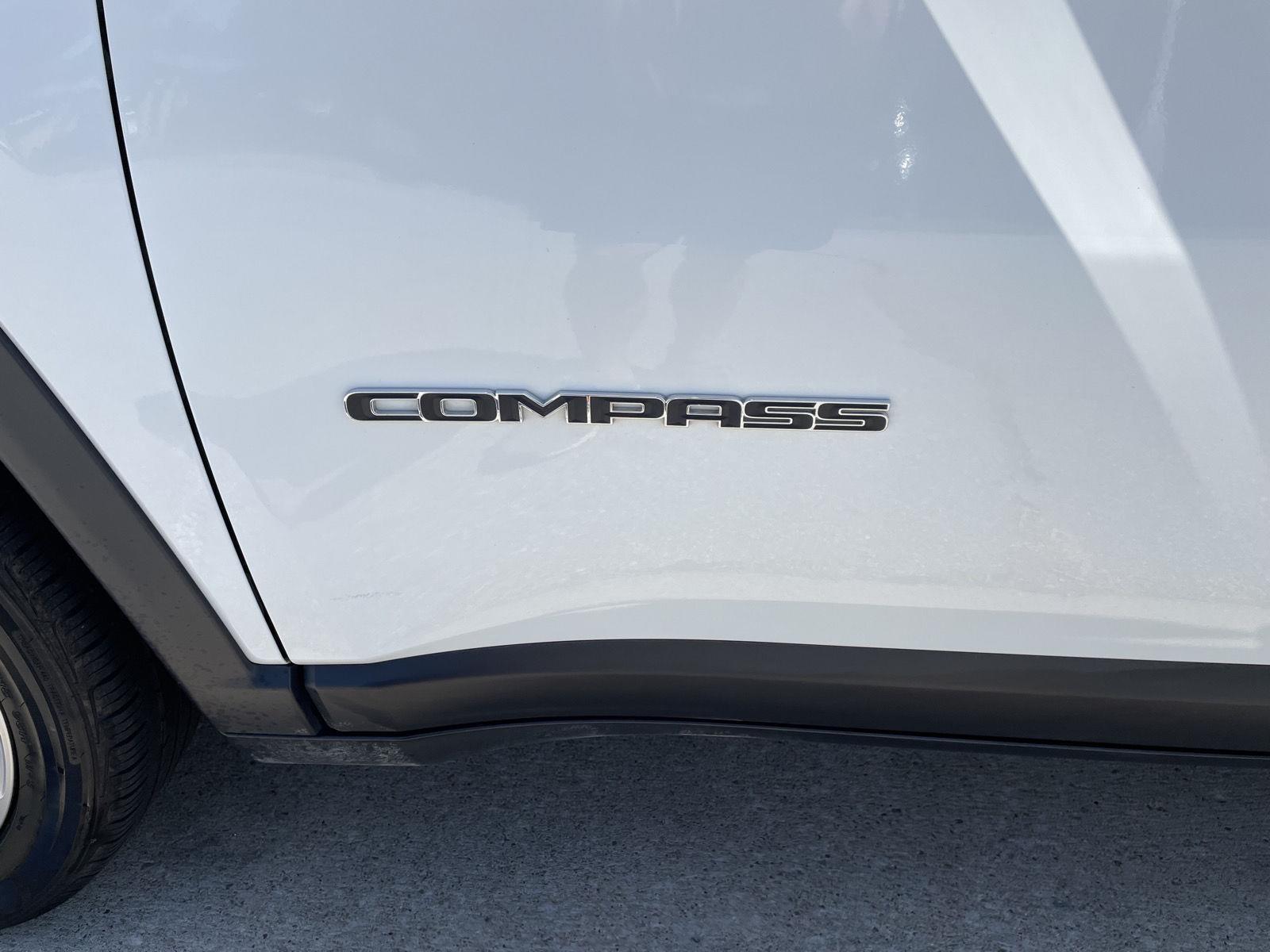 Vehicle photo 34