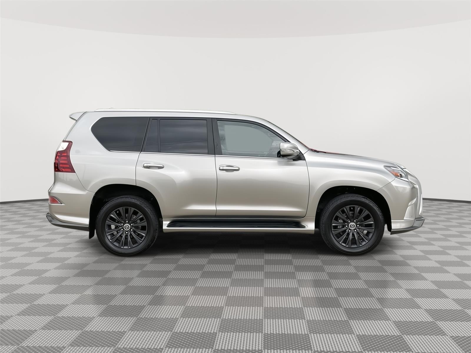 Vehicle photo 6