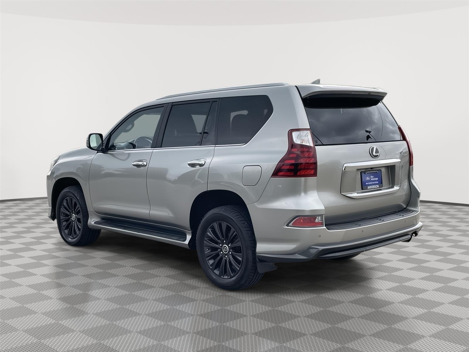 Vehicle photo 9