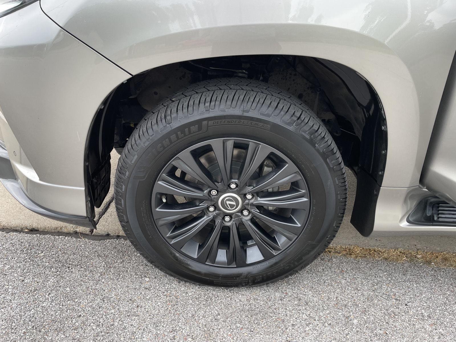 Vehicle photo 10
