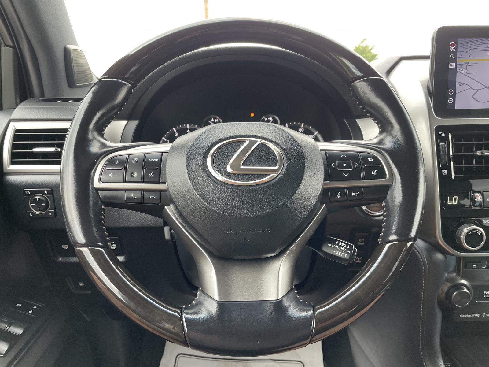 Vehicle photo 12