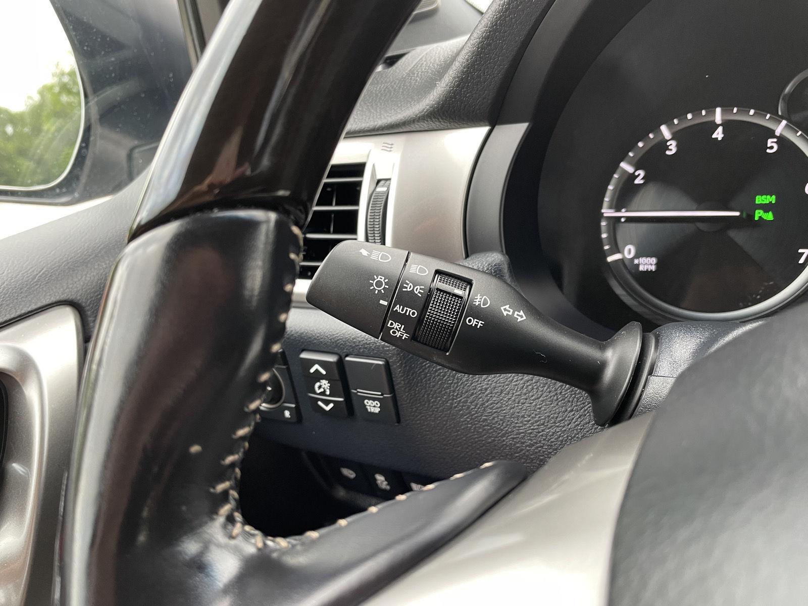 Vehicle photo 16